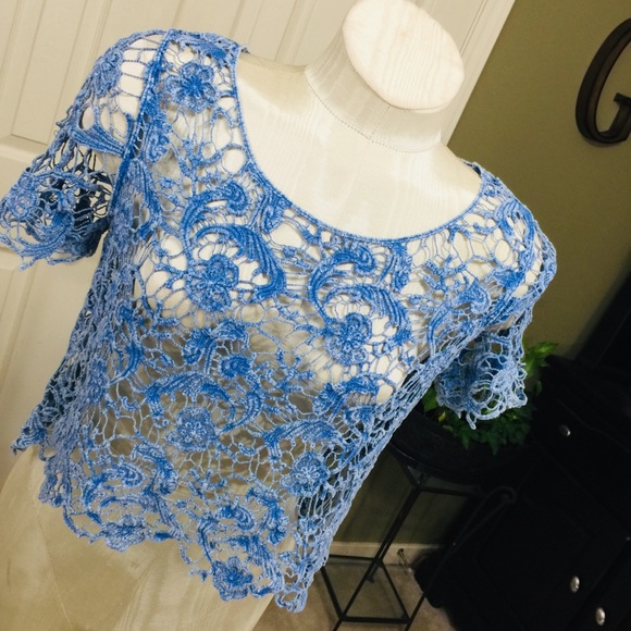 Forever 21 Blue Crochet Lace Crop Top Size S - Picture 2 of 6